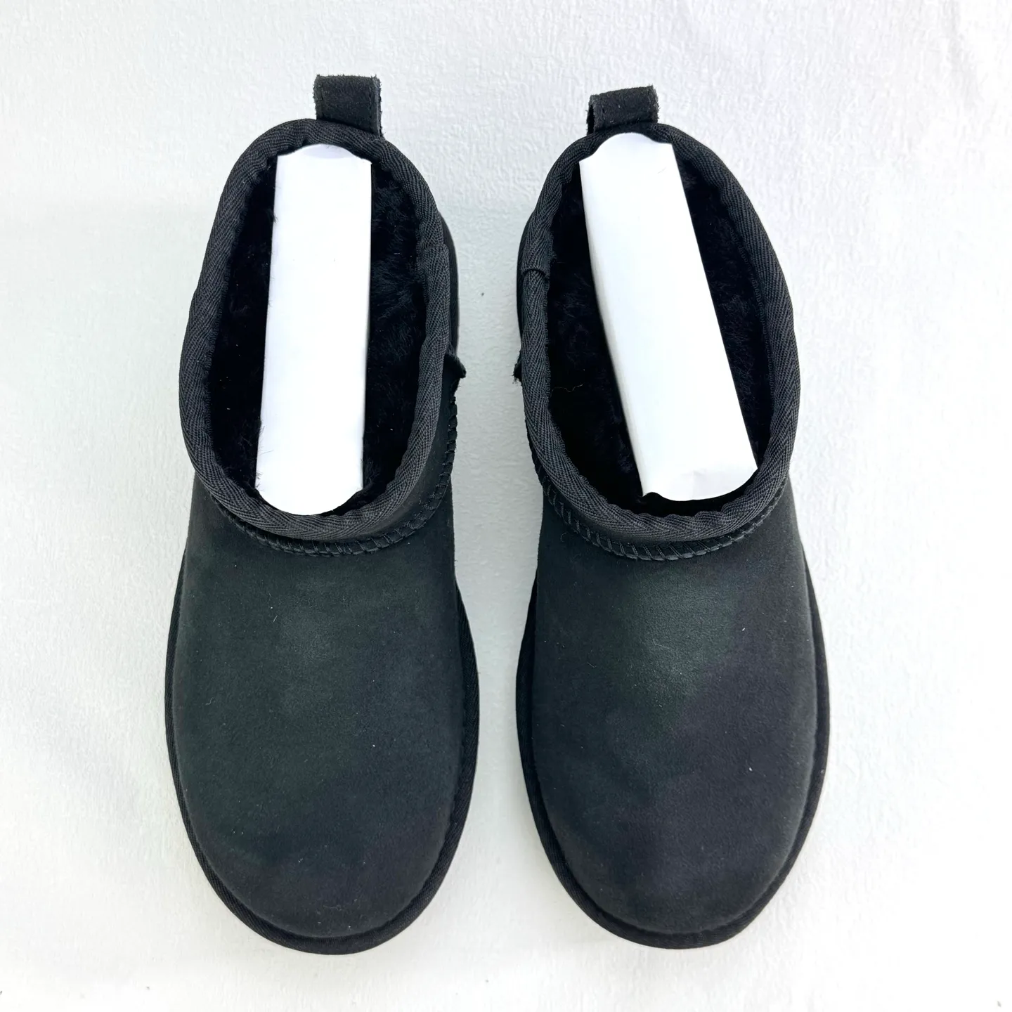 Self-pickup 💰440 Zhou Dongyu mini three-centimeter series snow boots/maroon gray black antelope brown carefully selected Longfeng sheep fur, fine texture, skin-friendly and breathable. The shoe collar is designed with simple tailoring. Easy to put on and take off. Fashionable personality. Comfortable Treadlite by ugg light wing EVA outsole. Comfortable cushioning. Size: 35 36 37 38 39 40
